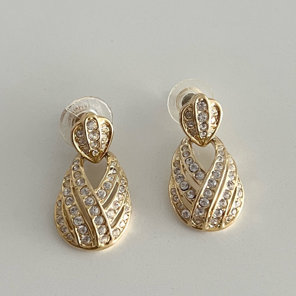 Vintage 1980s Jennifer Moore Pierced Drop Earrings Crystals Goldtone Elegant